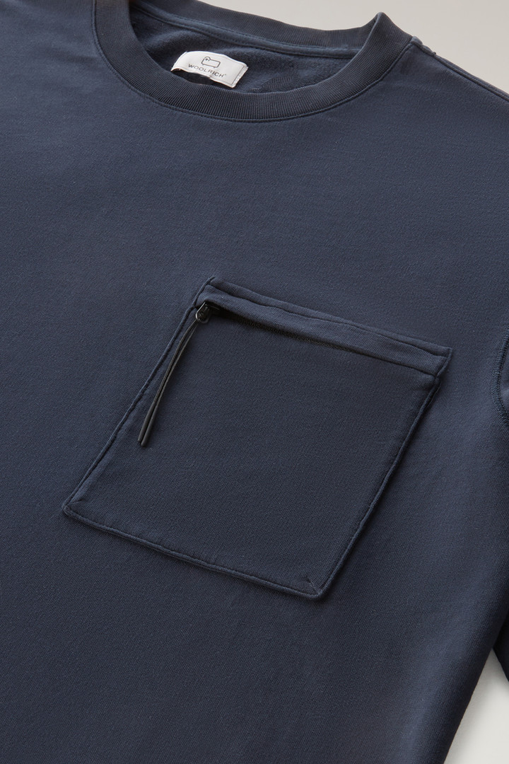 Rundhalspullover mit Reißverschlusstasche aus reinem Baumwollfleece Blau photo 4 | Woolrich