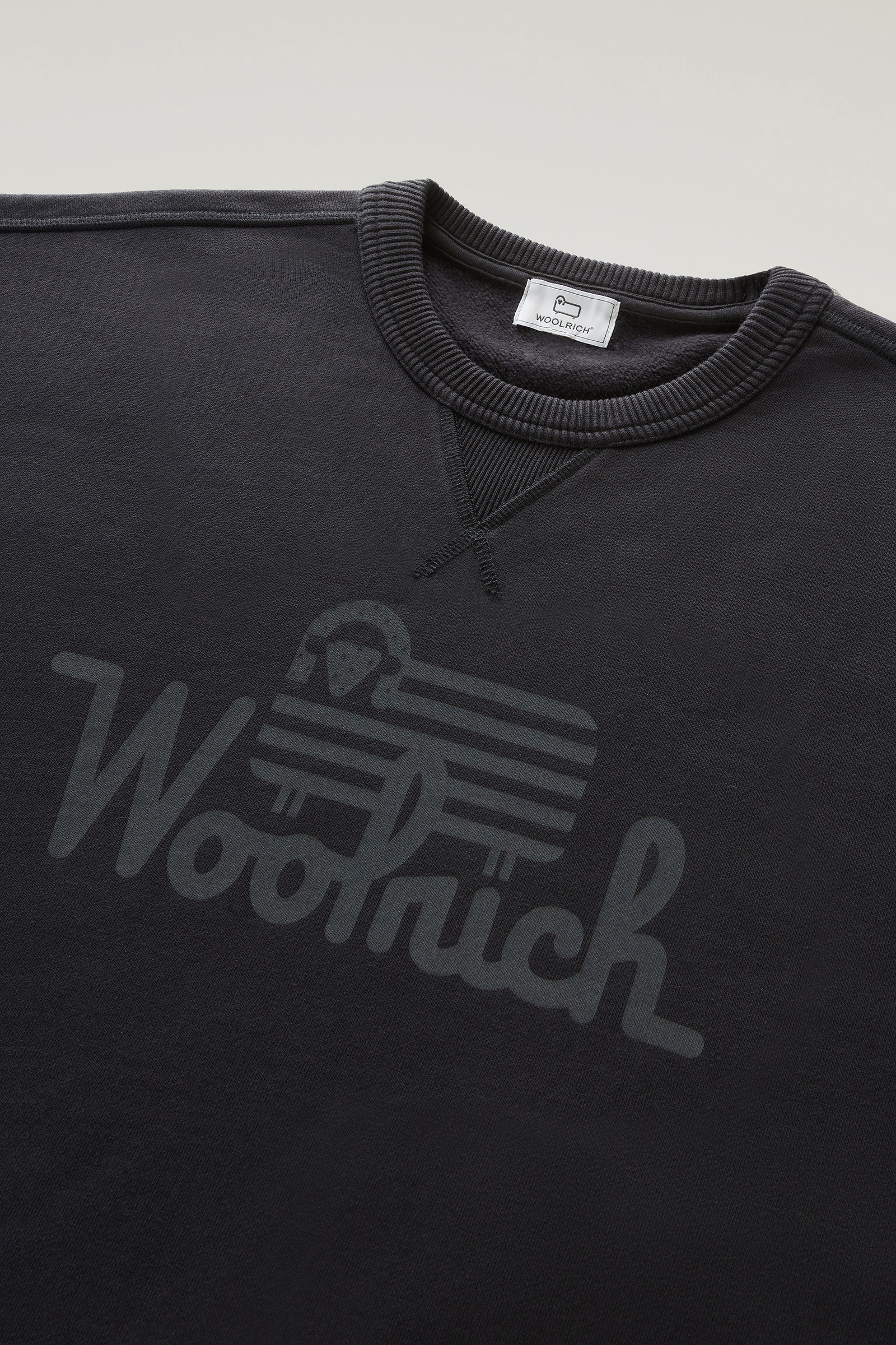 Sweat-shirt à col rond en pur coton noir photo 6 | Woolrich