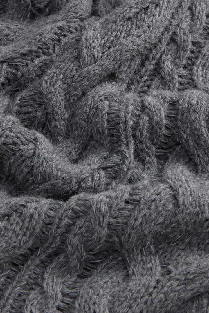 Pullover mit Rundhalsausschnitt aus reflektierendem Mouliné aus Schurwollmischung by Todd Snyder Grau photo 10 | Woolrich