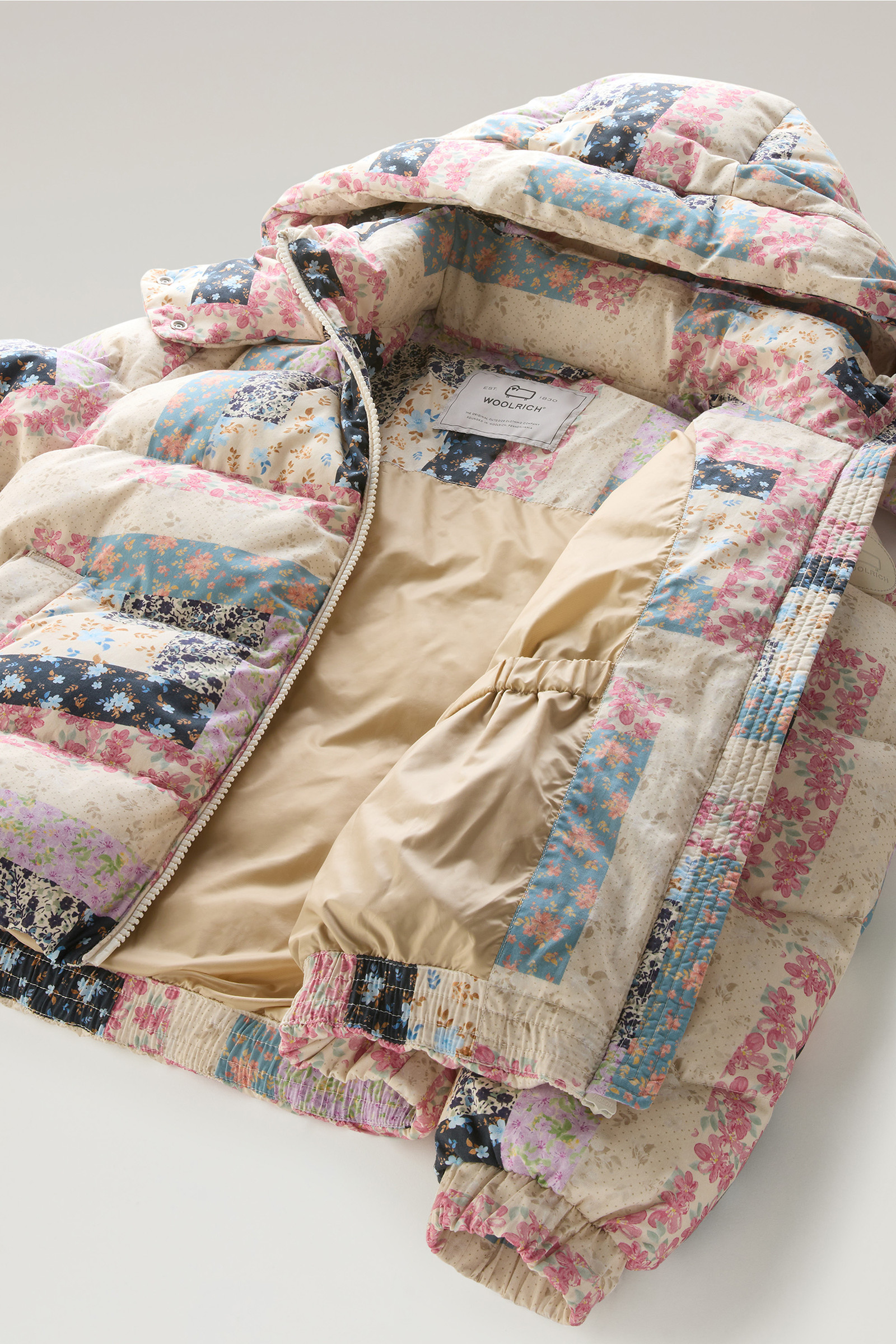 Piumino leggero Pennsylvania con cappuccio removibile multicolore photo 10 | Woolrich