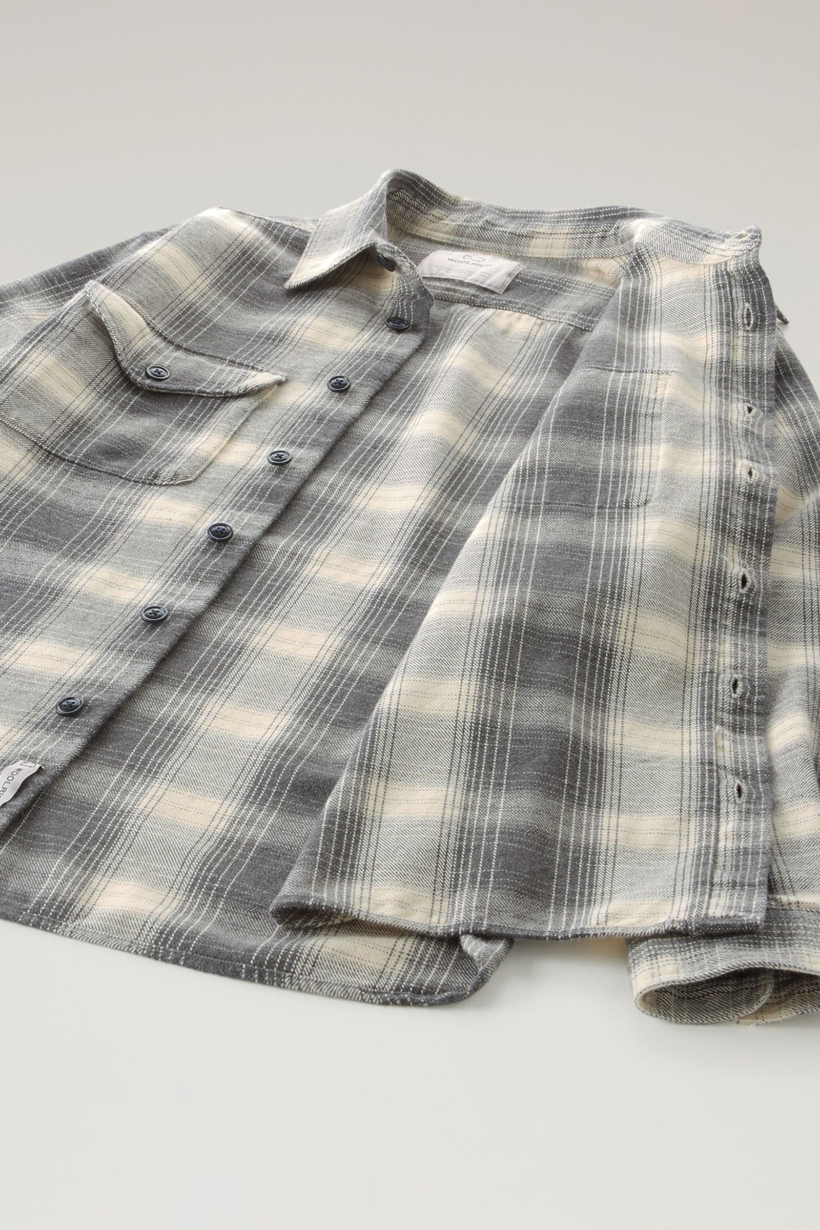 Camicia a quadri in flanella grigio photo 9 | Woolrich