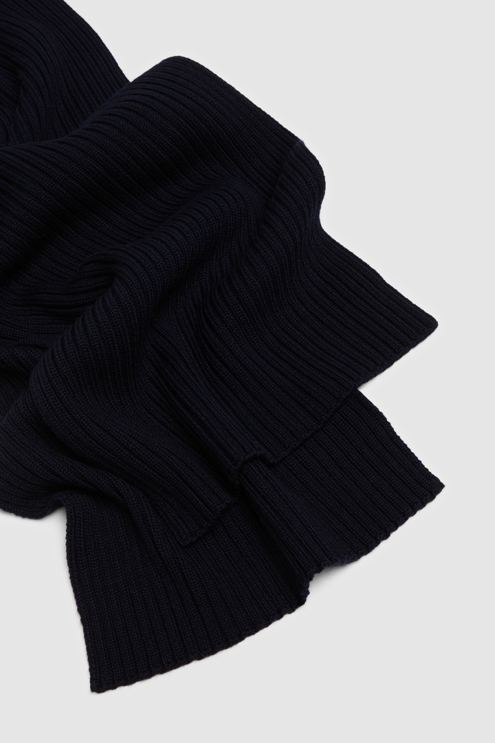 Solid color wool scarf