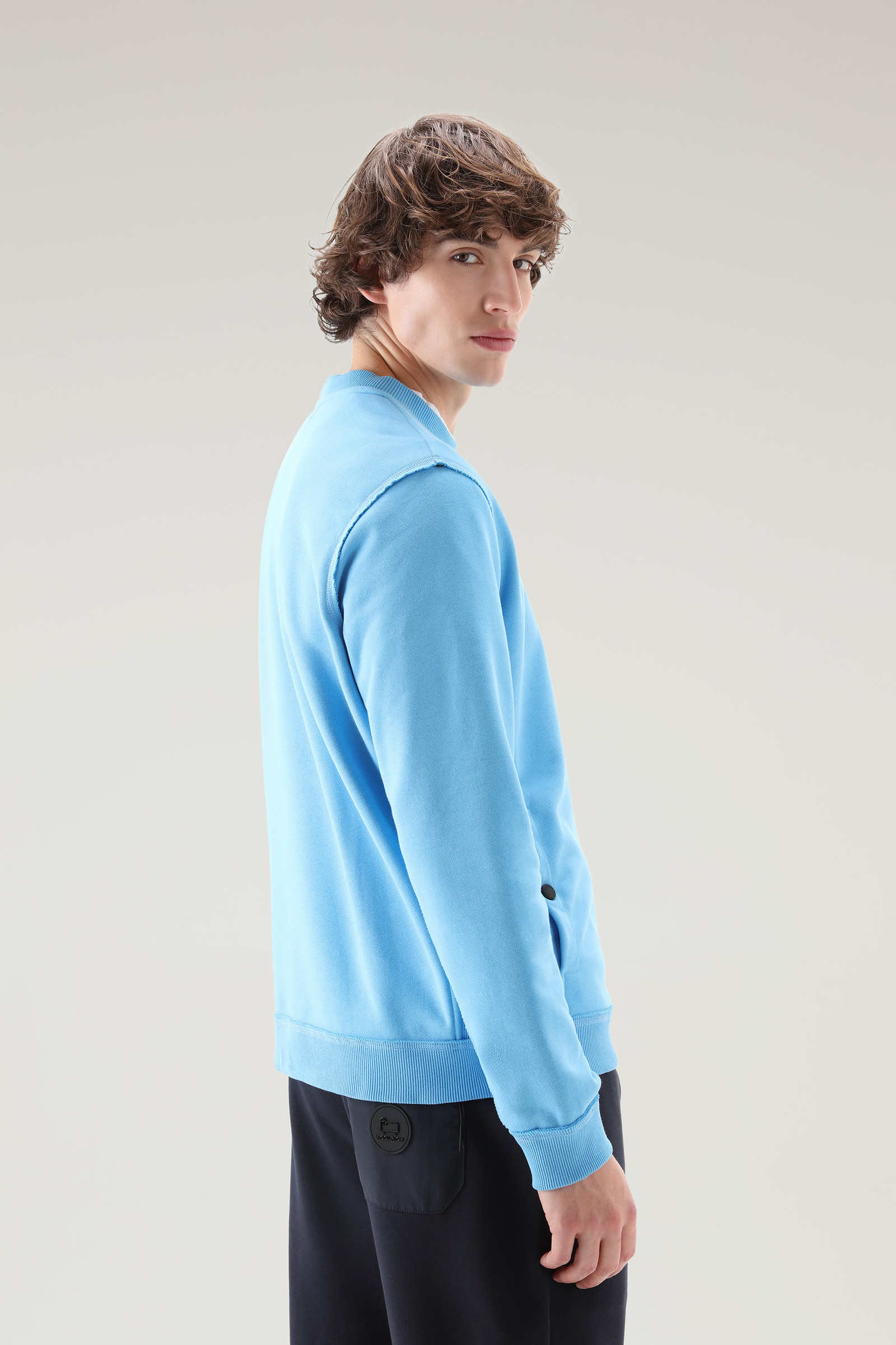 Felpa girocollo in misto cotone con tasche blu photo 3 | Woolrich