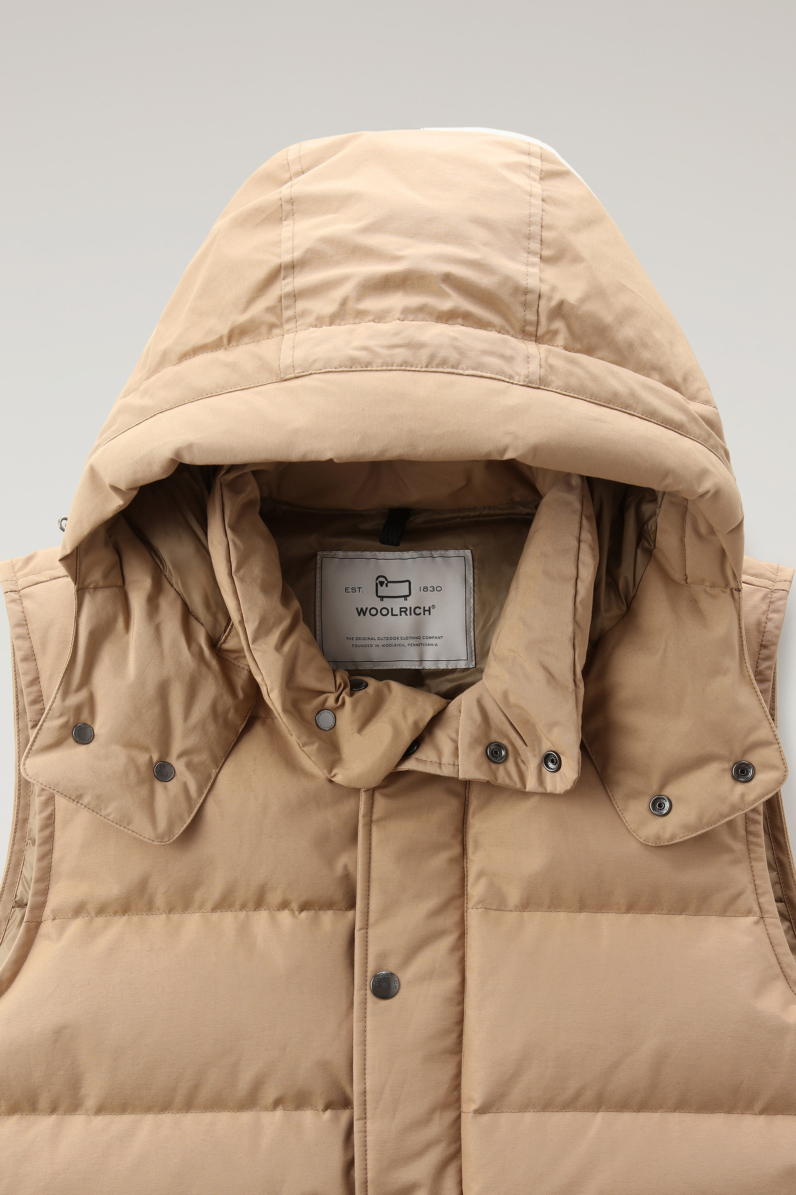 Aleutian Vest with Detachable Hood Khaki photo 5 | Woolrich
