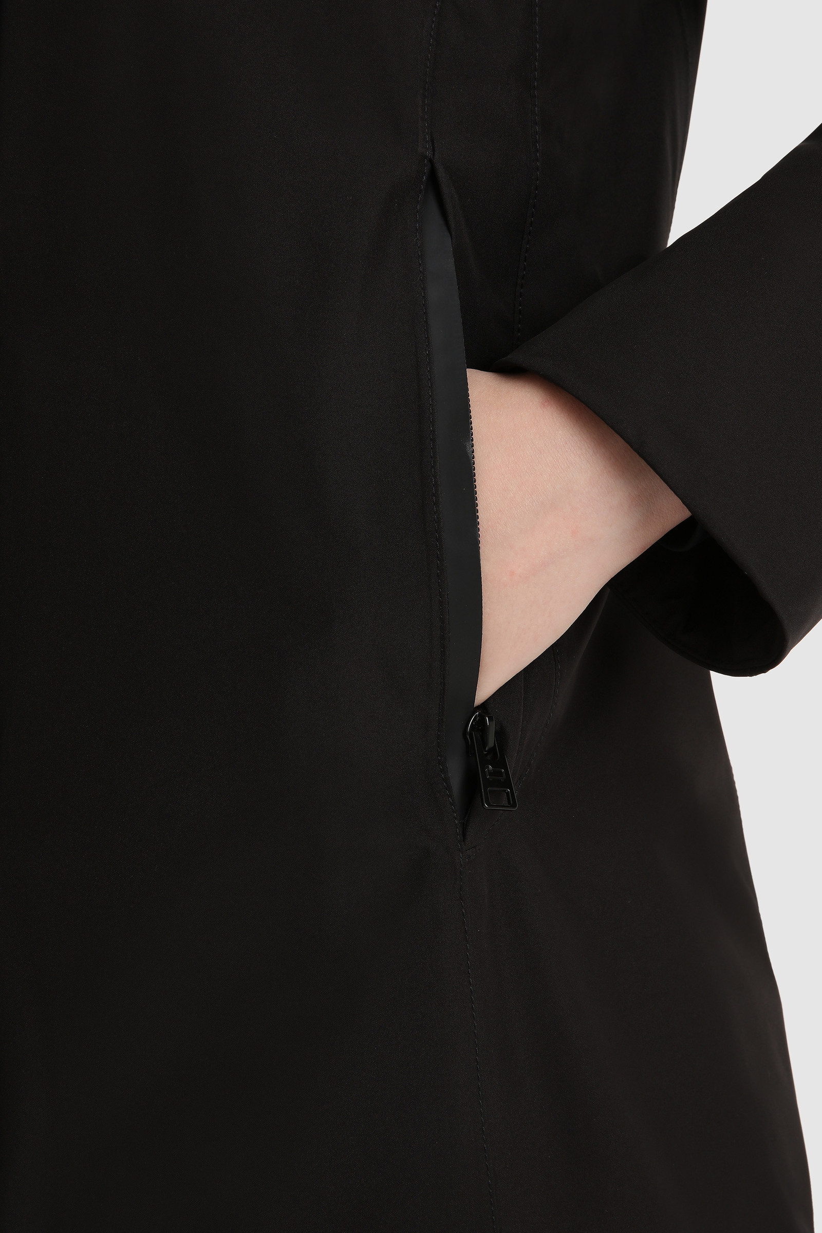 Gore-Tex Marshall Parka Black photo 7 | Woolrich