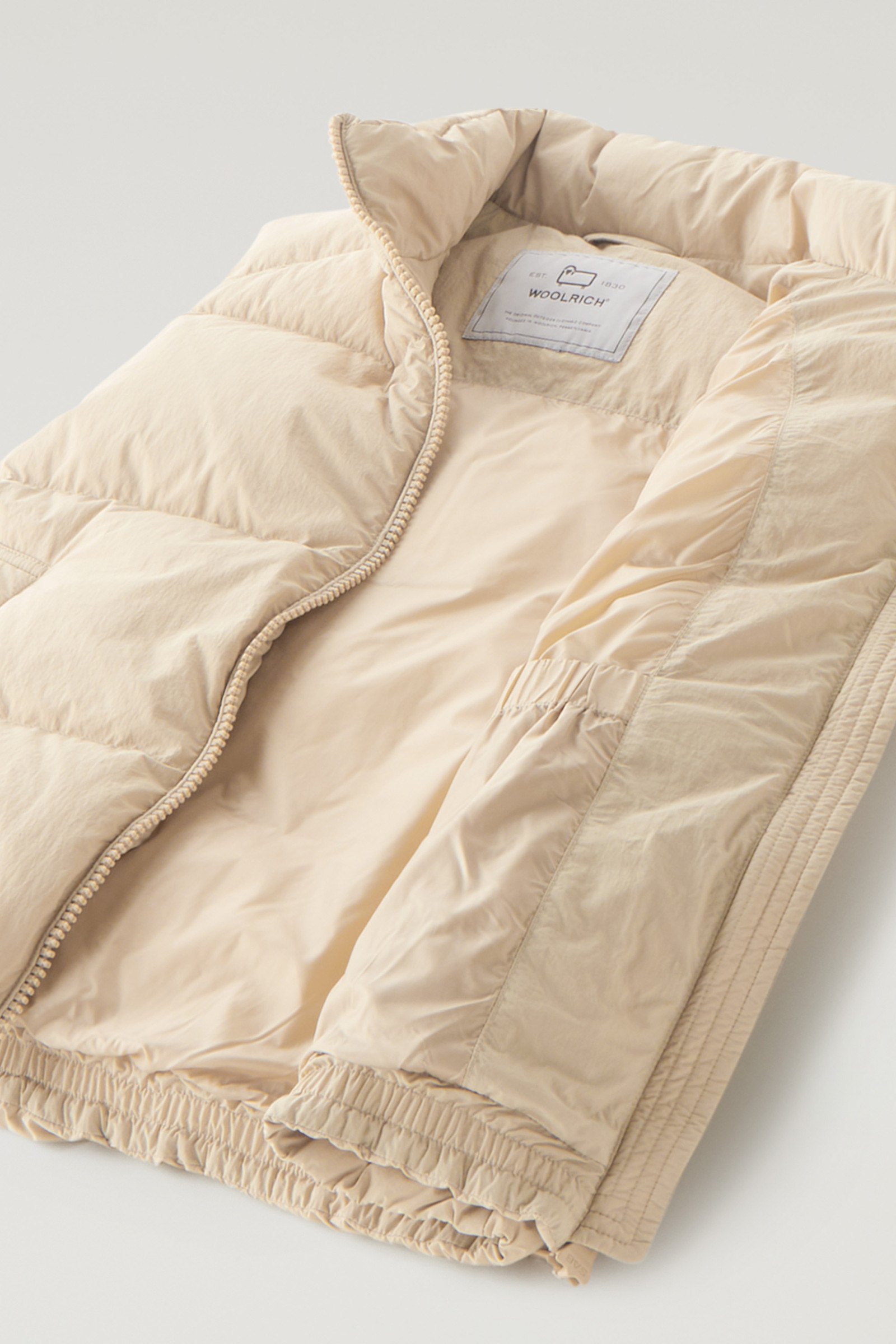 Gilet trapuntato in nylon Eco Taslan beige photo 9 | Woolrich