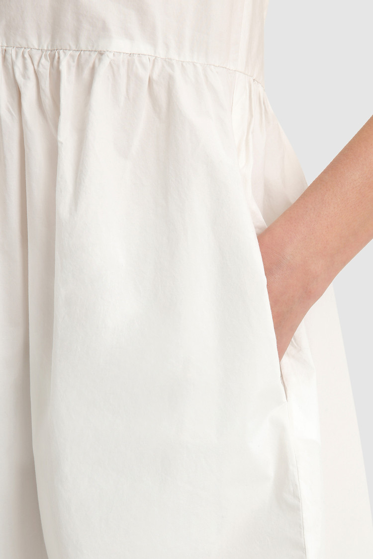 Vestito in cotone con maniche ad aletta