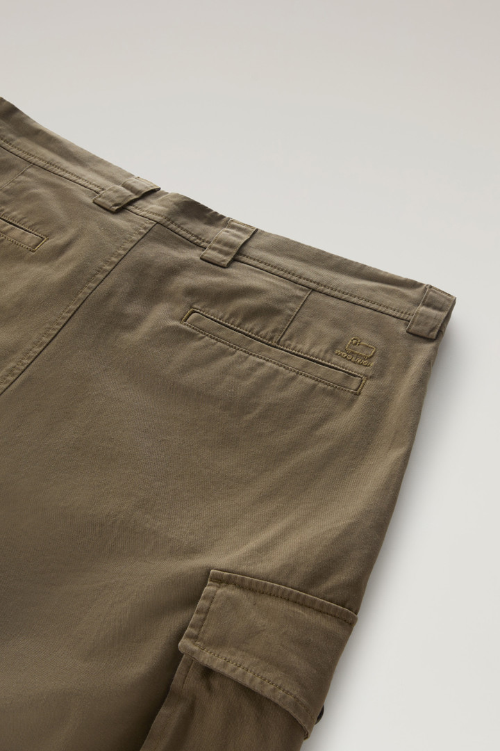 Garment-Dyed Cargo Shorts in Stretch Cotton Green photo 7 | Woolrich