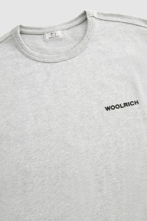 T-Shirt mit Aufdruck auf der Rückseite Grau photo 2 | Woolrich