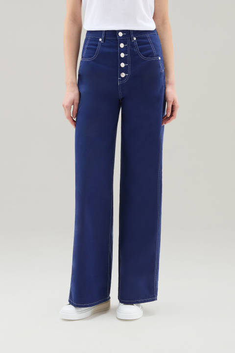 Pantalones de sarga de algodón elástico teñido en prenda Azul | Woolrich