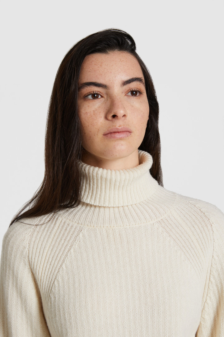 neck cover sweater