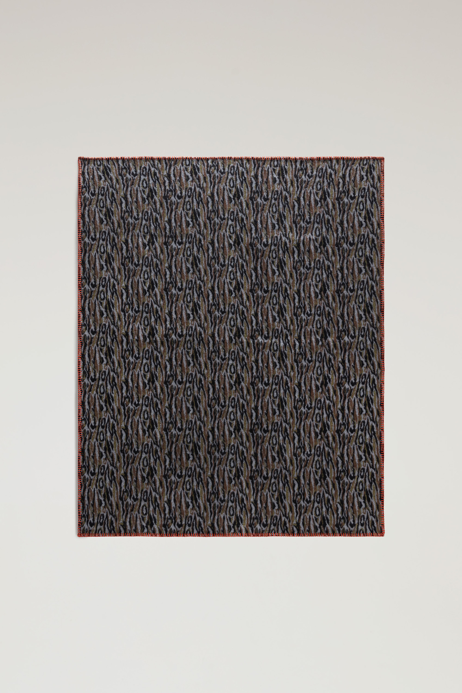 Wool Blend Blanket in Shadowbark Jacquard Pattern - Serving the People / Woolrich Green photo 2 | Woolrich