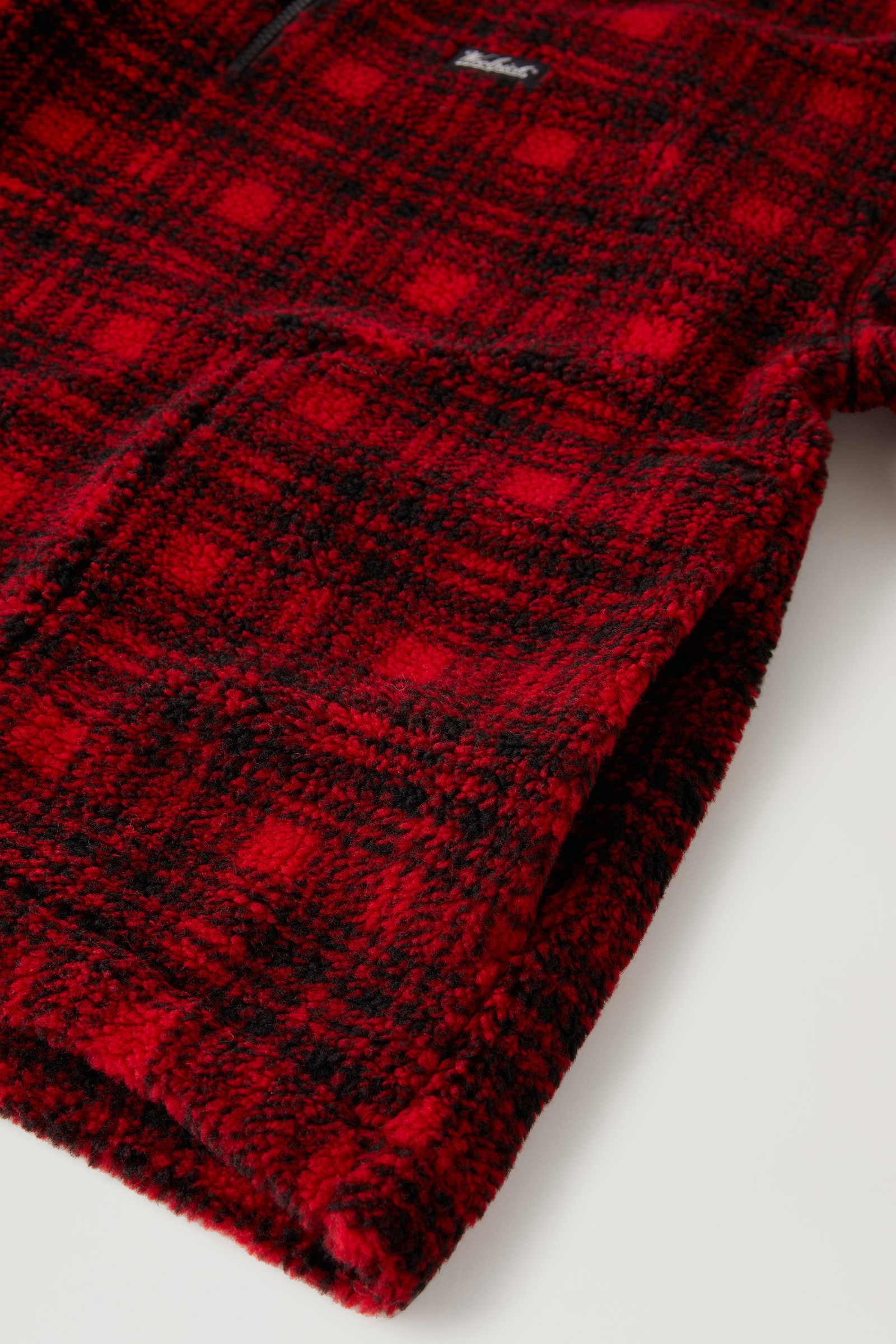 Sweat-shirt à capuche en sherpa de laine mélangée, avec demi-zip Serving the People / Woolrich rouge photo 8 | Woolrich