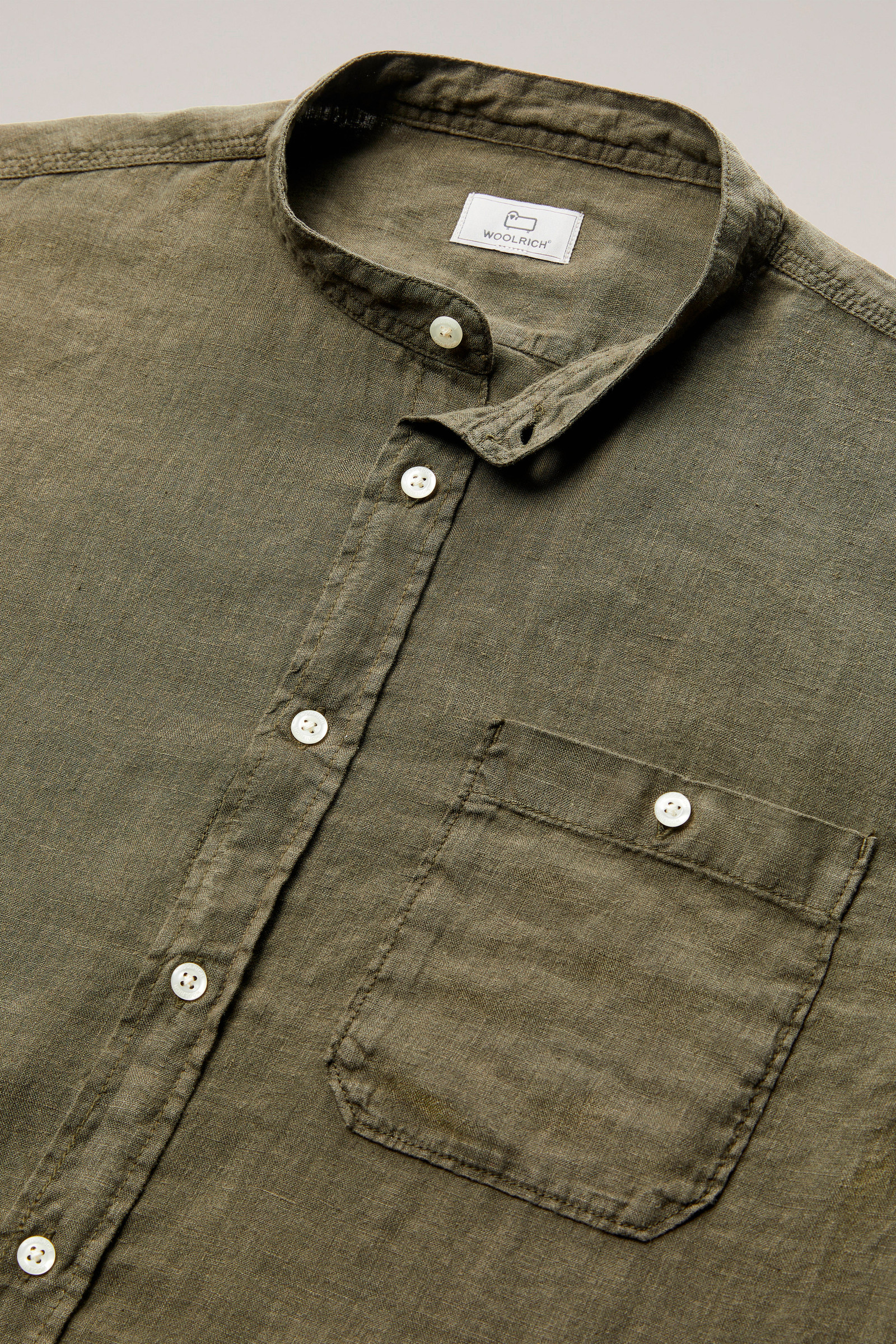 Camisa de puro lino teñida en prenda con cuello mao verde photo 2 | Woolrich