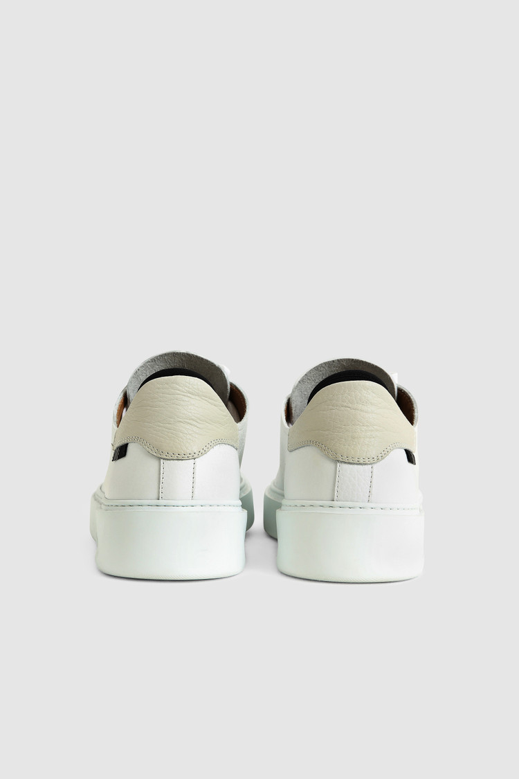 Sneaker Classic Court in pelle martellata