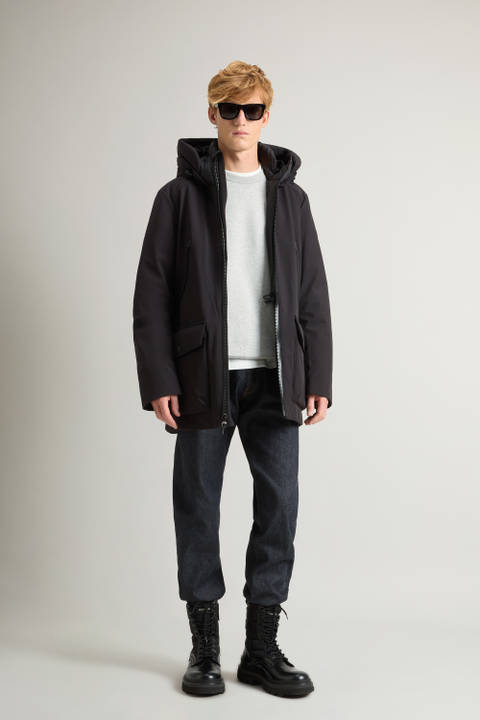 Parka in Tech Softshell Black | Woolrich