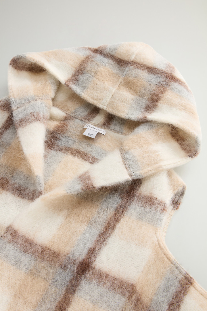 Bufanda-capa con capucha de alpaca, mohair y lana virgen Beige photo 2 | Woolrich