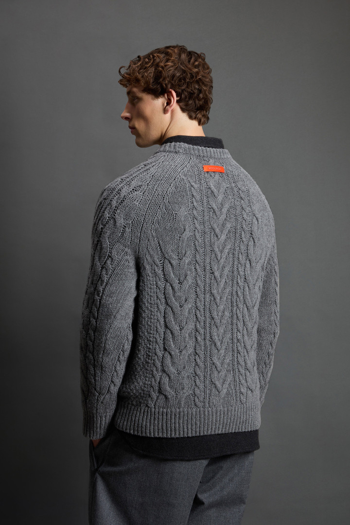 Pullover mit Rundhalsausschnitt aus reflektierendem Mouliné aus Schurwollmischung by Todd Snyder Grau photo 5 | Woolrich