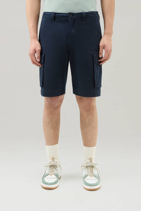 Short cargo teint en pièce en coton élastique Bleu | Woolrich