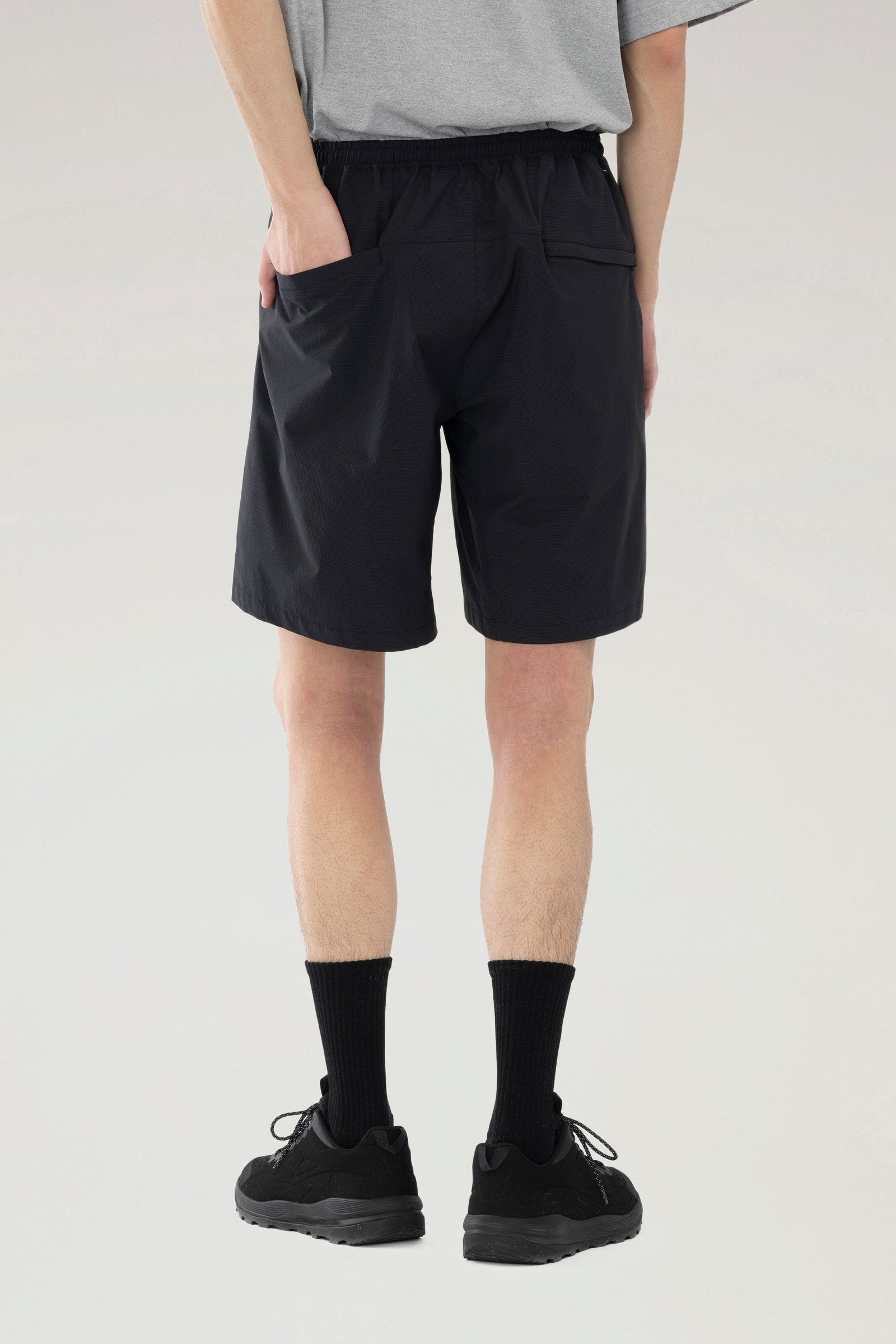 High Aeration Shorts in Stretch Ripstop Black photo 3 | Woolrich