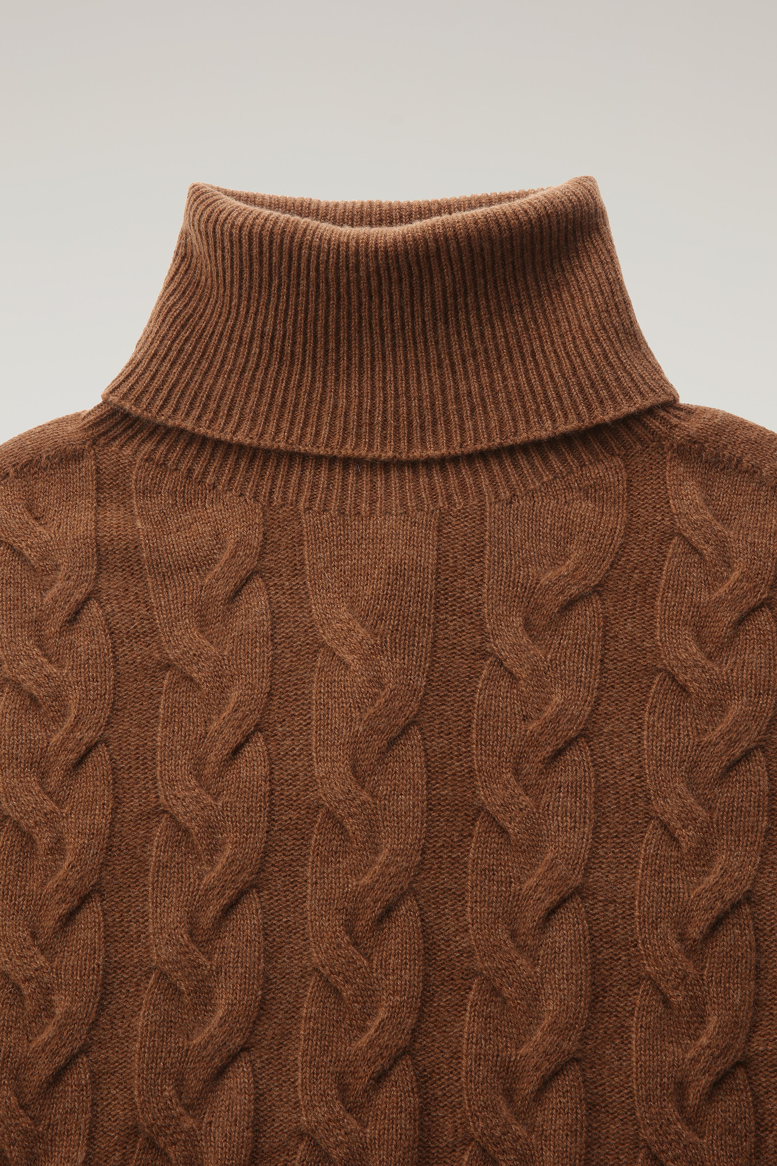 Cashmere Cable-Knit Turtleneck Brown | Woolrich USA