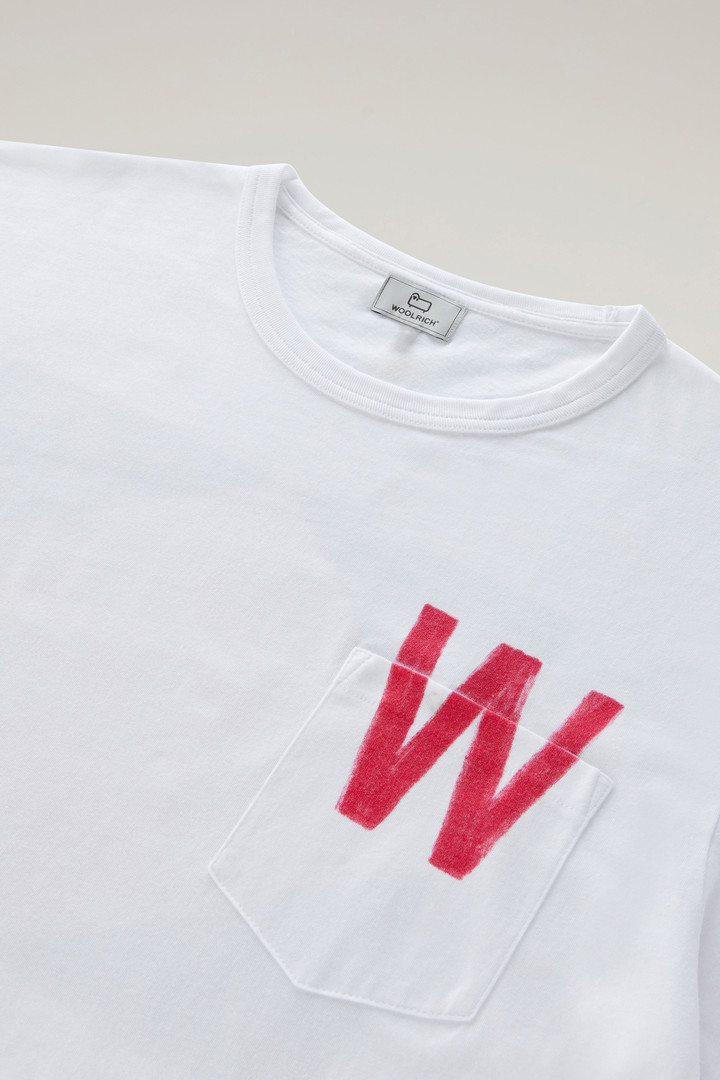 T-Shirt aus reiner Baumwolle mit kleiner Tasche Weiß photo 6 | Woolrich