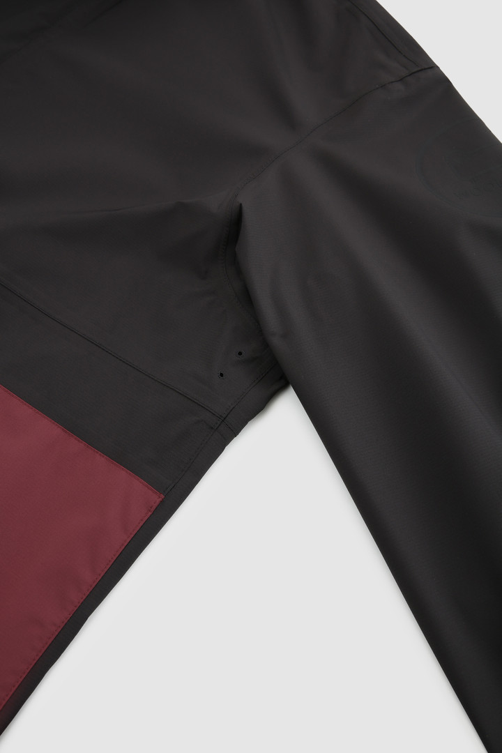 Abrigo Delaware ultraligero impermeable en Pertex® Revolve negro photo 10 | Woolrich