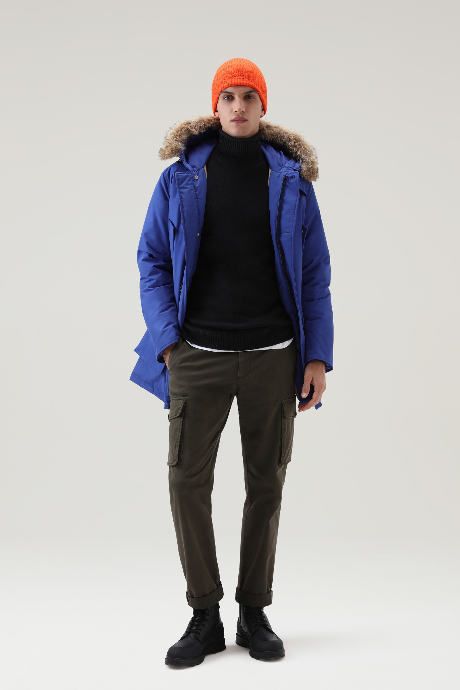 Garment-dyed Turtleneck Sweater in Pure Virgin Wool Black photo 2 | Woolrich