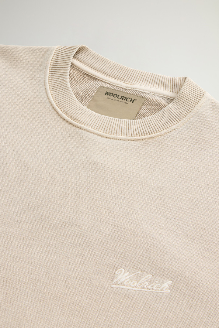 Sweat-shirt à col rond teint en pièce en pur coton avec logo brodé Beige photo 6 | Woolrich