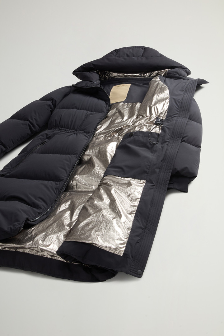 Parka longue matelassée en nylon élastique avec capuche amovible Noir photo 10 | Woolrich