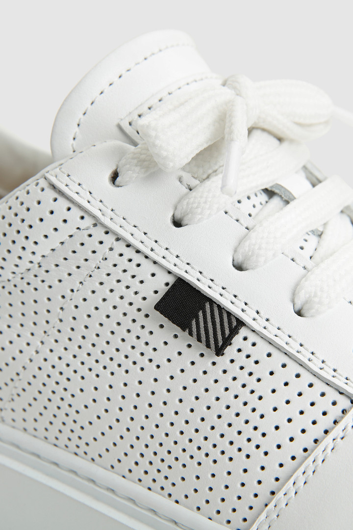 Sneakers de tennis classiques perforées