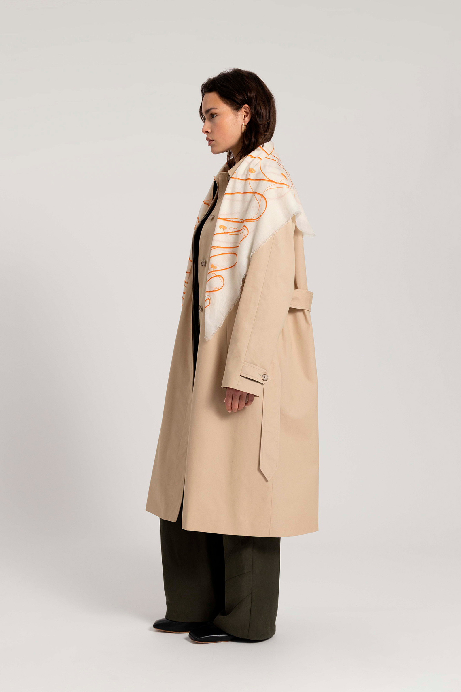 Foulard arré en laine et modal mélangés - Daniëlle Cathari / Woolrich blanc photo 3 | Woolrich