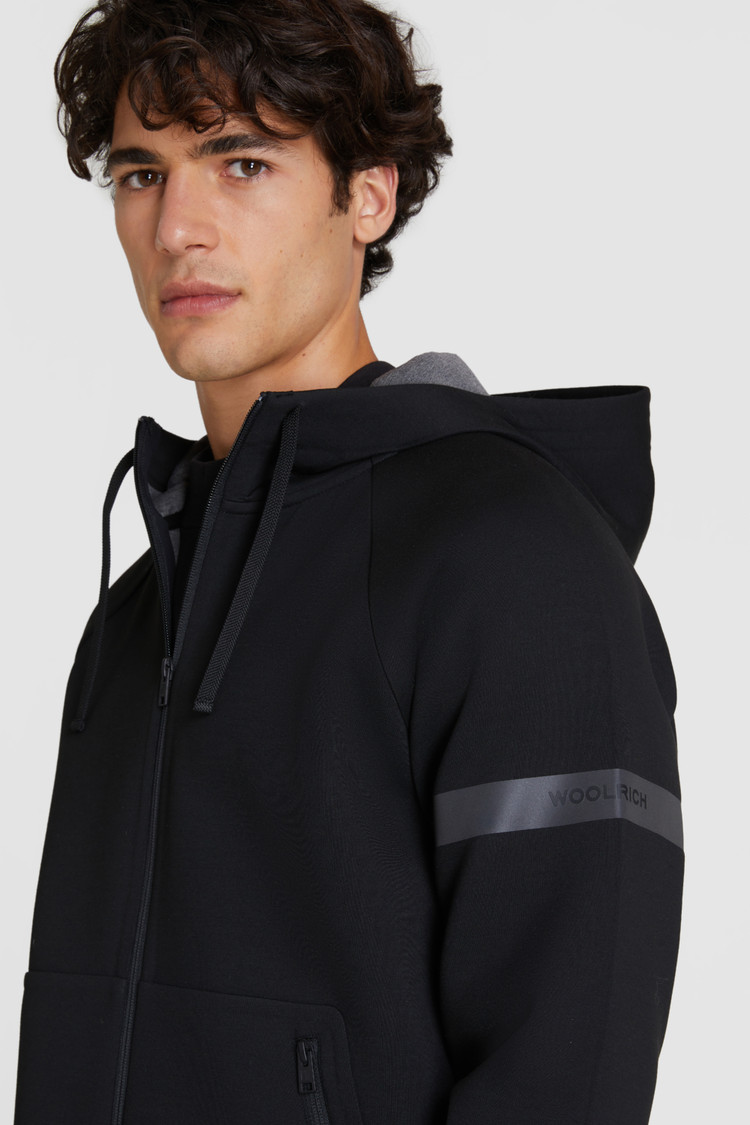 Sudadera técnica con capucha