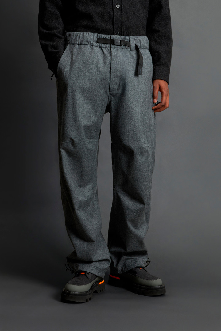 Pants in Three-Layered Italian Pure Virgin Wool by Todd Snyder Gray photo 2 | Woolrich