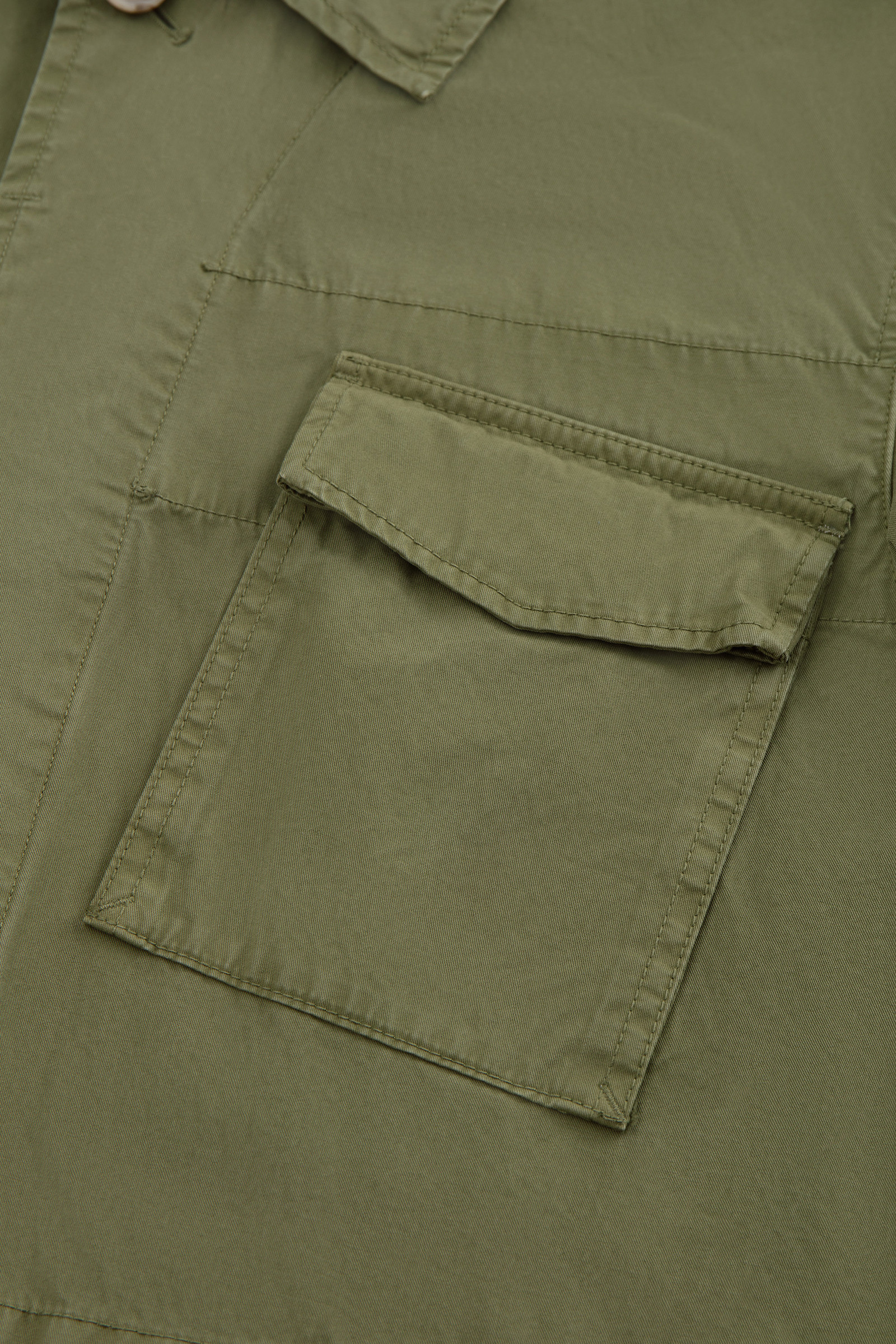 Crew Field Jacket in Soft Garment-Dyed Cotton Green photo 6 | Woolrich