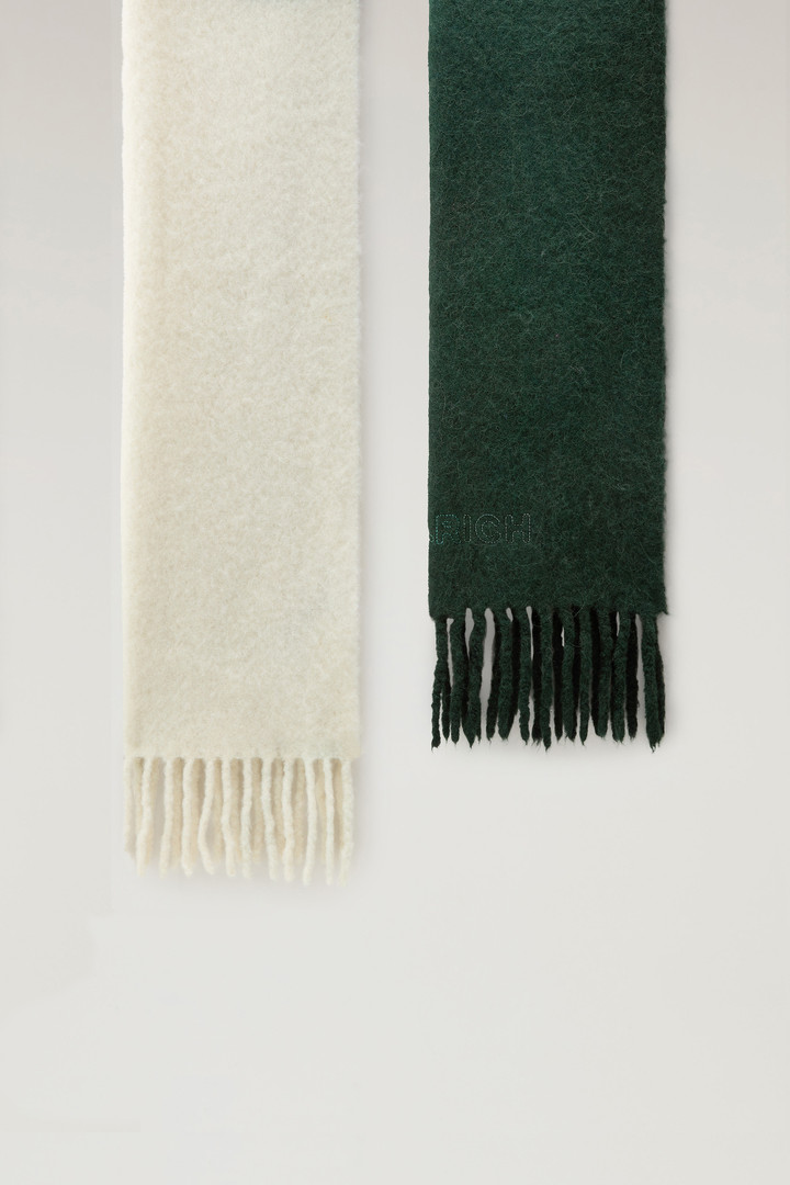 Garment-dyed Scarf in Alpaca Blend with Dégradé Effect Green photo 2 | Woolrich