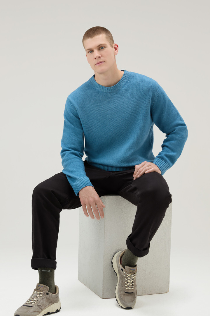 Garment-dyed Crewneck in Pure Virgin Wool Blue photo 4 | Woolrich