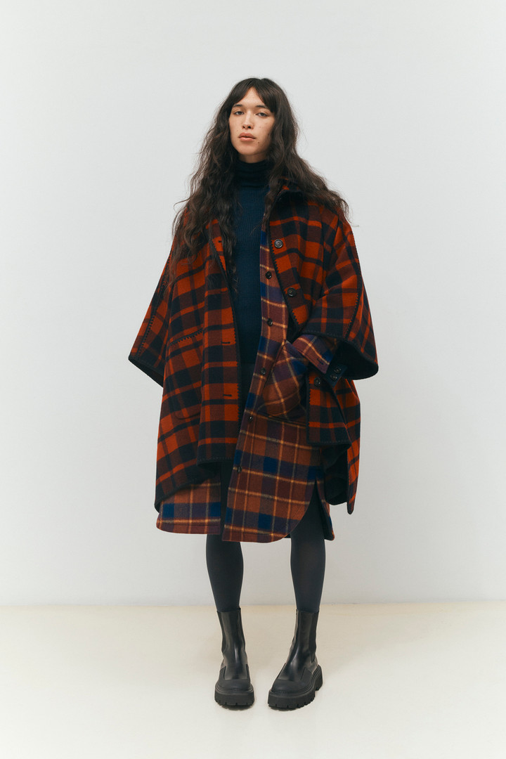 Checked Virgin Wool-Blend Cape Red photo 12 | Woolrich