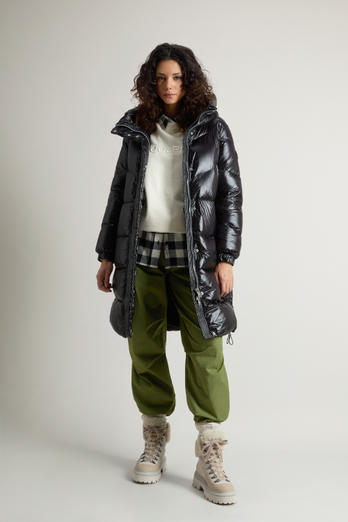 Aliquippa Long Down Jacket in Glossy Nylon Black | Woolrich