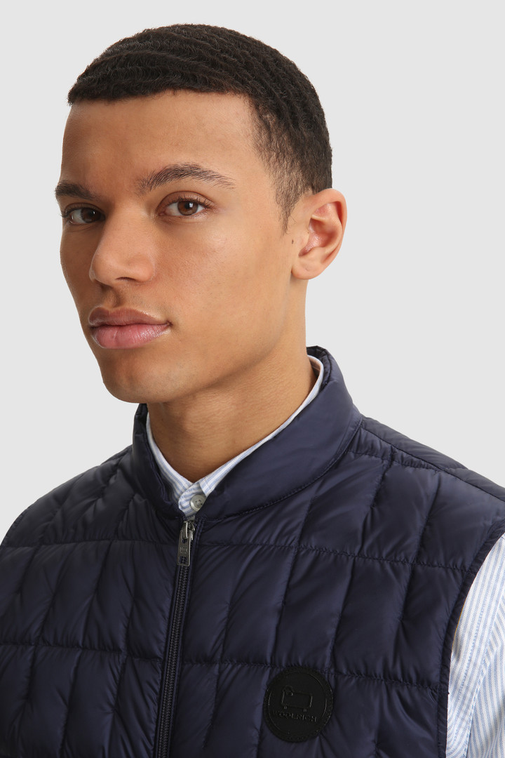 Deepsix packable vest in recycled fabric