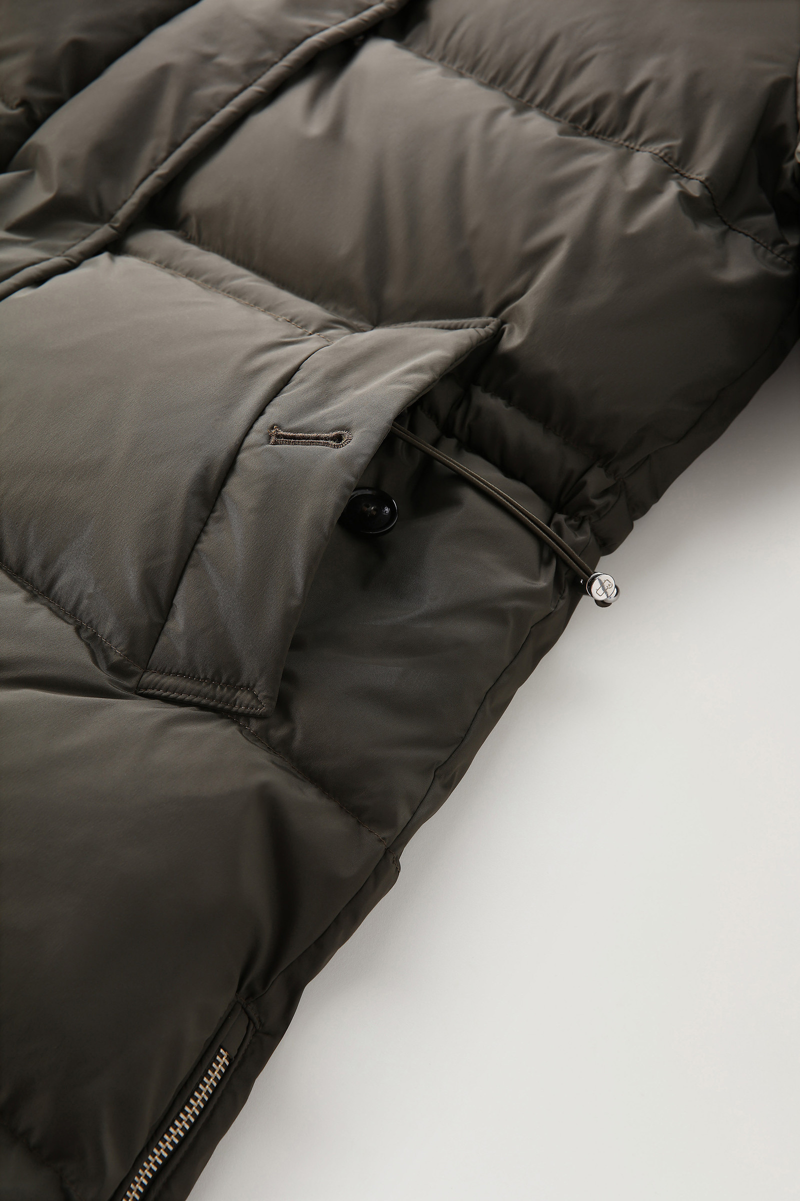 Plumífero Alsea con capucha de nailon elástico verde photo 10 | Woolrich