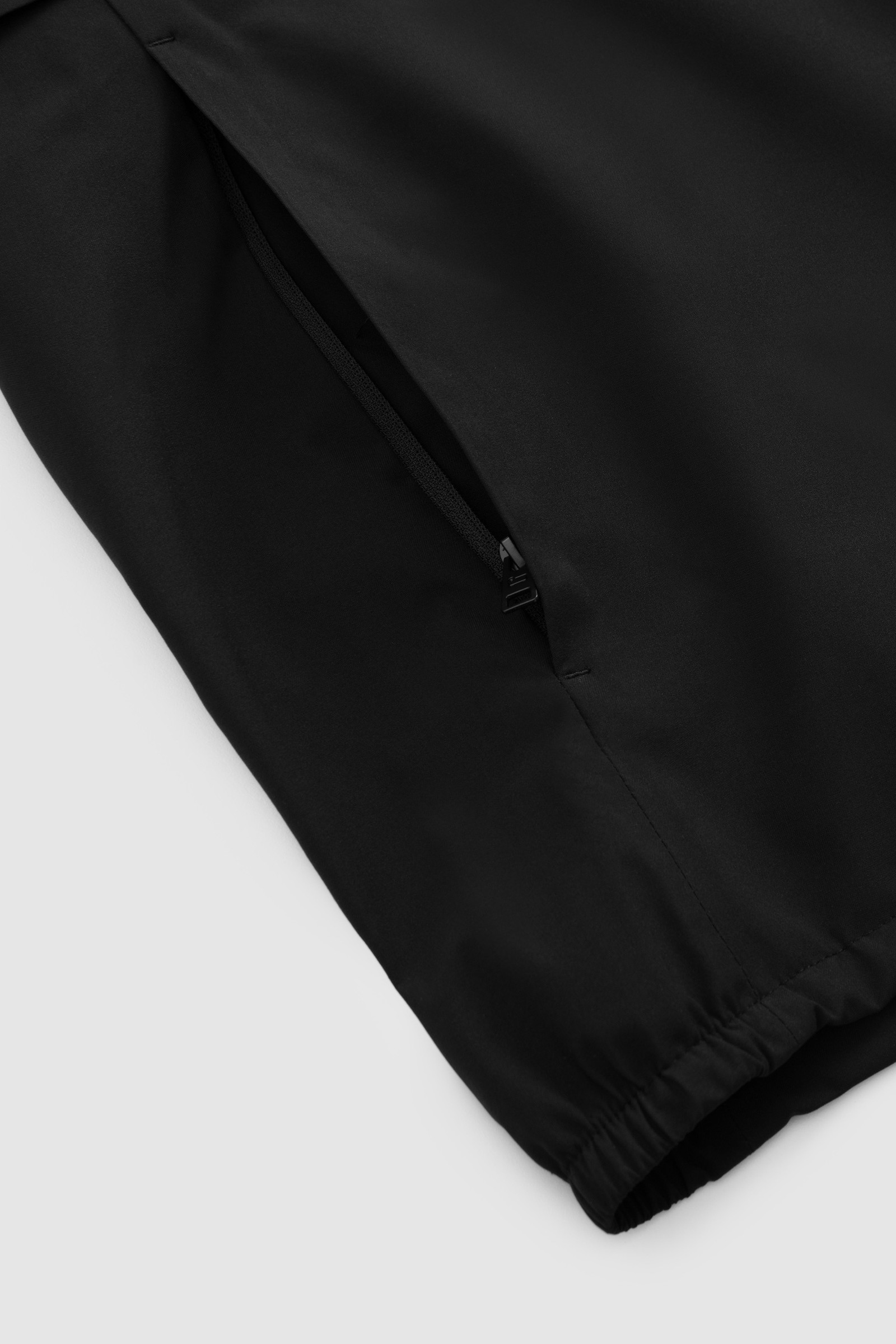 Veste Pacific ultralégère étanche à deux épaisseurs noir photo 8 | Woolrich