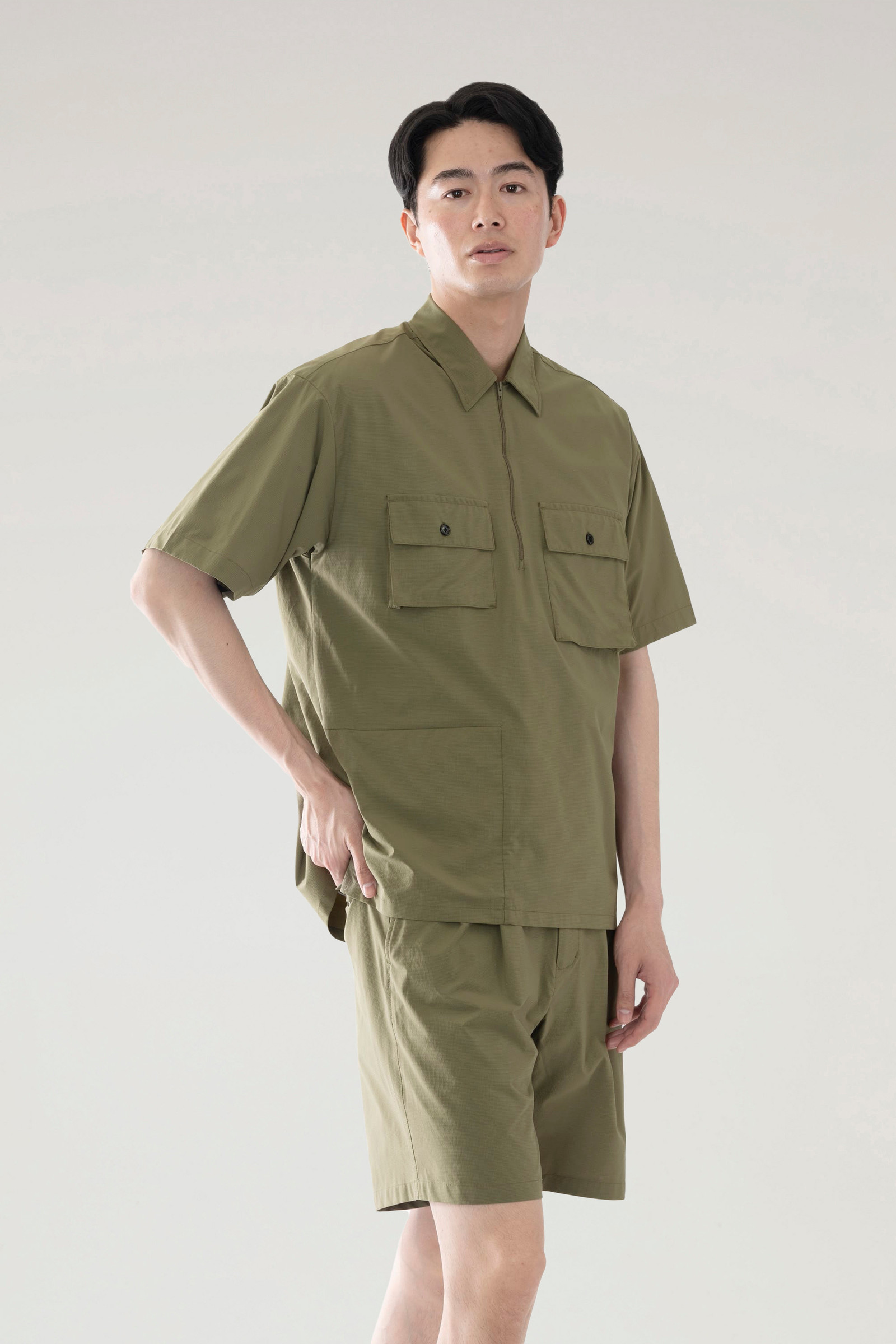 High Aeration Pullover Shirt in Stretch Ripstop Green photo 2 | Woolrich