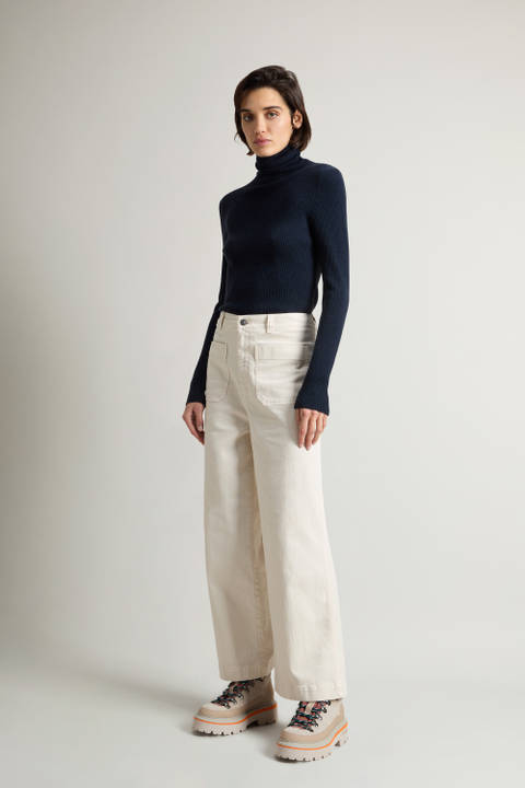 Pantalon à jambes larges teint en pièce en sergé de coton élastique Blanc | Woolrich