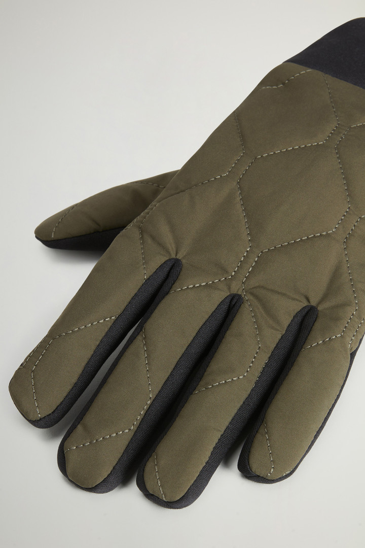 QUILTED GLOVES Green photo 2 | Woolrich