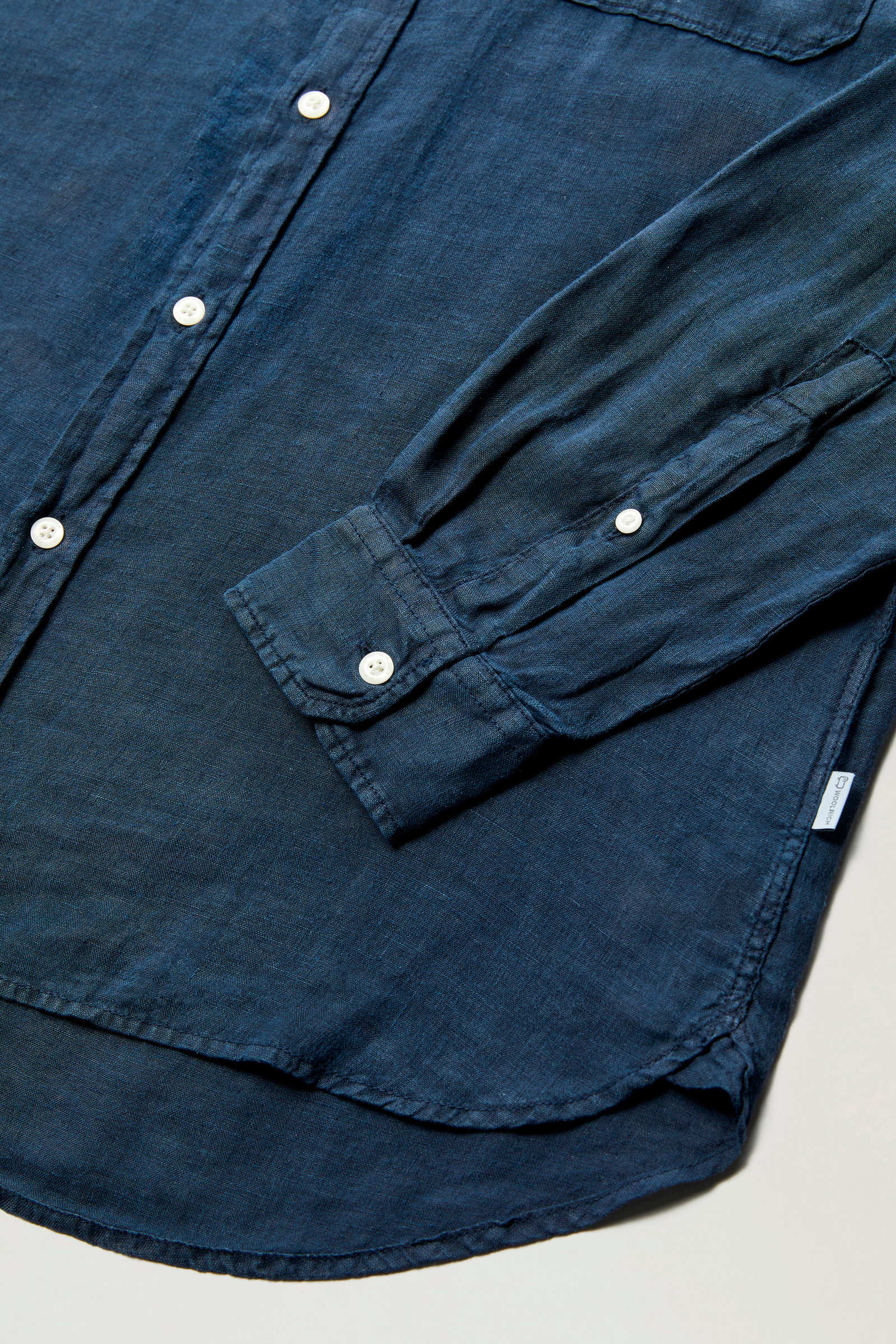 Camisa de puro lino teñida en prenda con cuello mao azul photo 4 | Woolrich