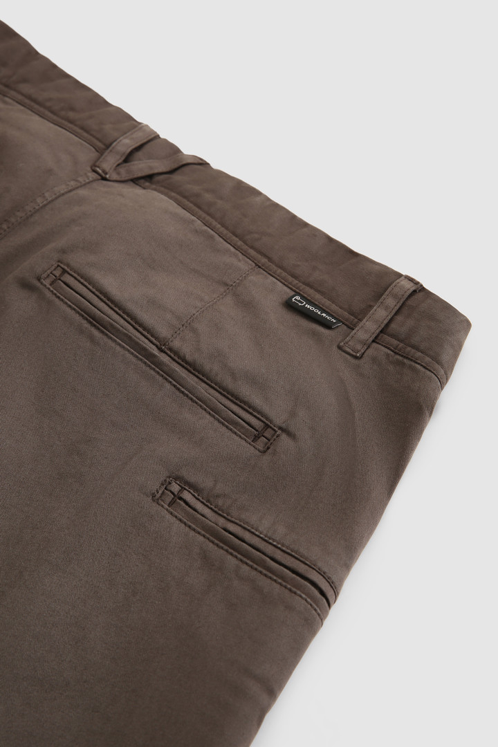 Pantaloni chino in cotone tinto in capo elasticizzato