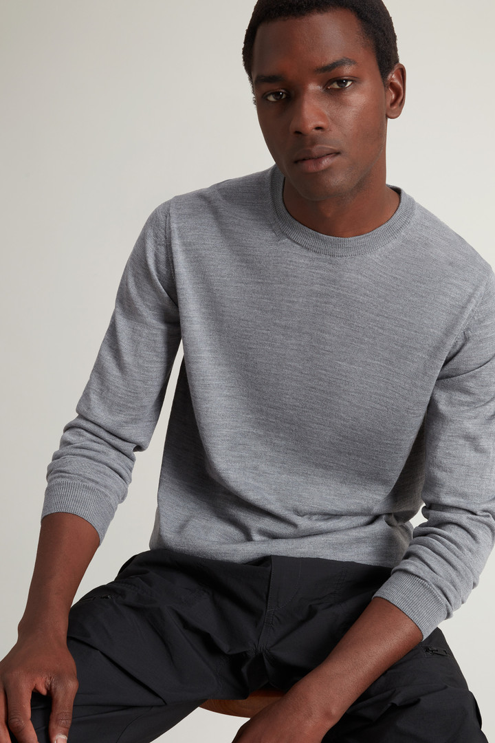 Crewneck Sweater in Pure Merino Virgin Wool Gray photo 4 | Woolrich