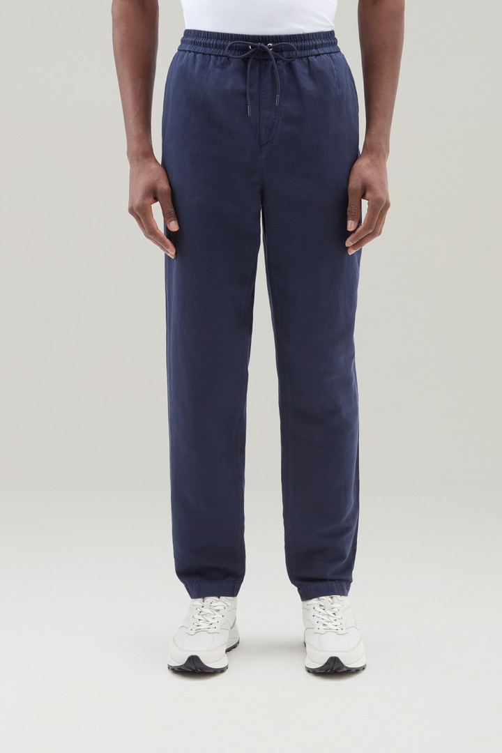 Pantalon cargo en coton et lin mélangés teint en pièce Bleu photo 1 | Woolrich