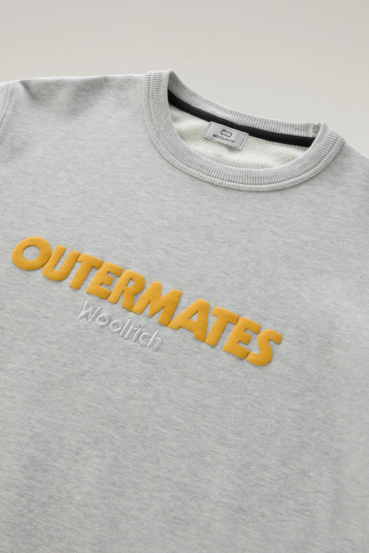 Sweat-shirt à col rond en pur coton avec imprimé en relief Gris photo 6 | Woolrich